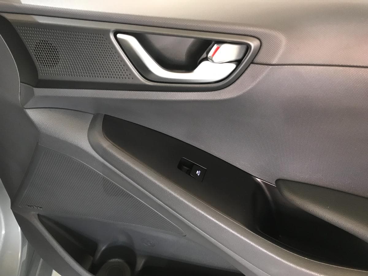Hyundai Ioniq Híbrido · Ano 2016 · Gasolina — imagen 25