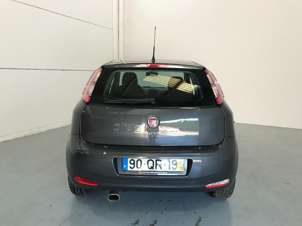 Fiat Punto 1.2 · Ano 2015 — imagem 5