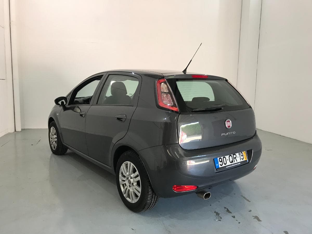 Fiat Punto 1.2 · Ano 2015 — imagem 4