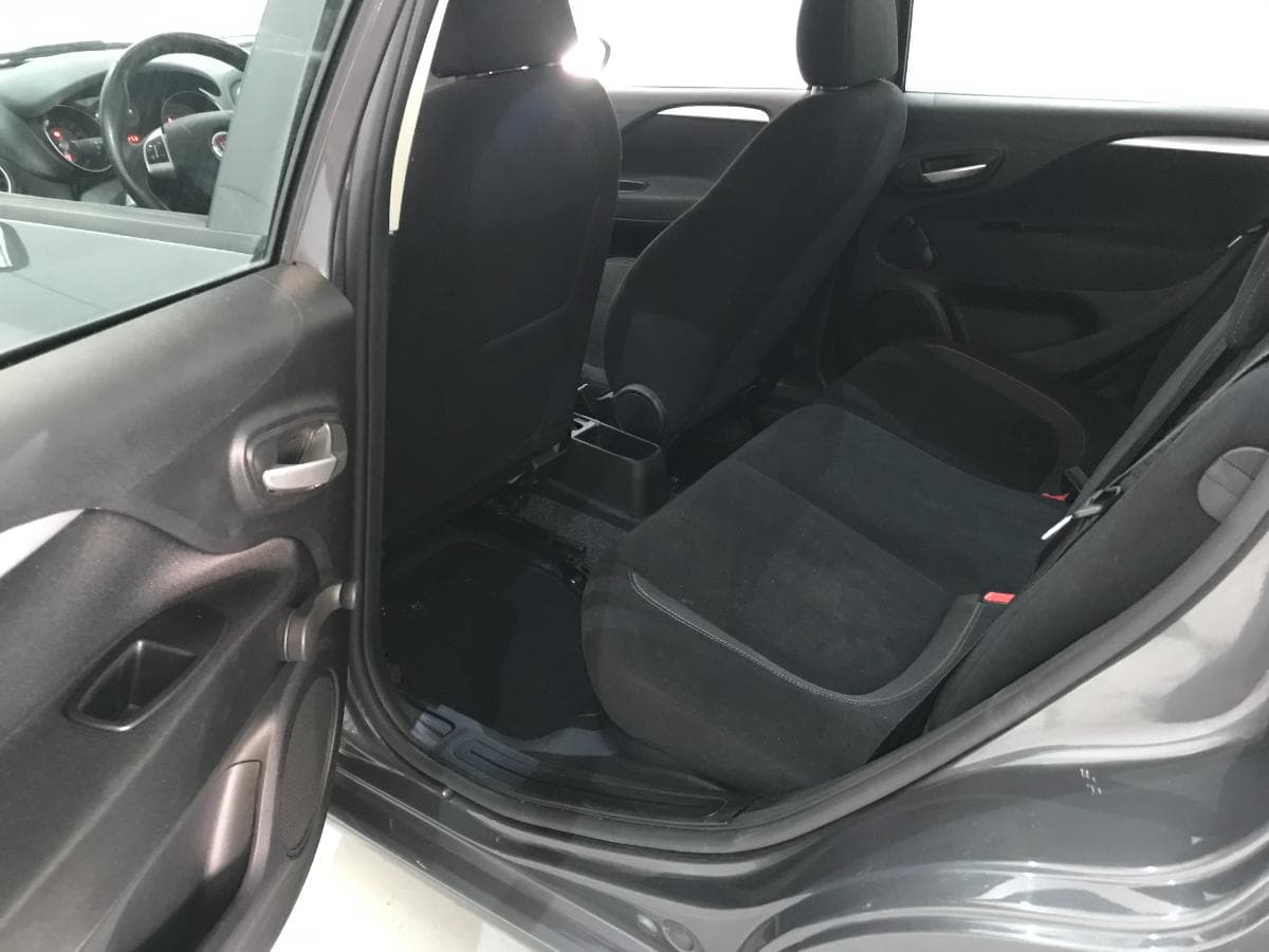 Fiat Punto 1.2 · Ano 2015 — imagem 26