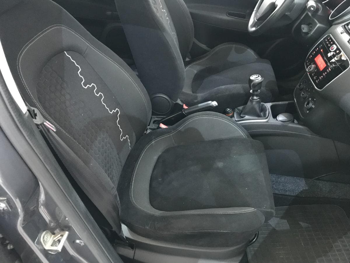 Fiat Punto 1.2 · Ano 2015 — imagem 27
