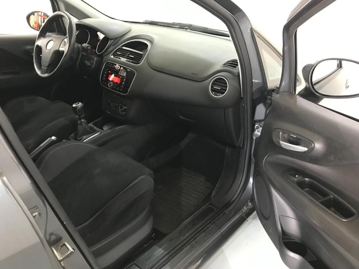 Fiat Punto 1.2 · Ano 2015 — imagem 30