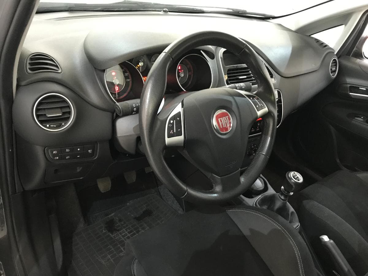 Fiat Punto 1.2 · Ano 2015 — imagem 35