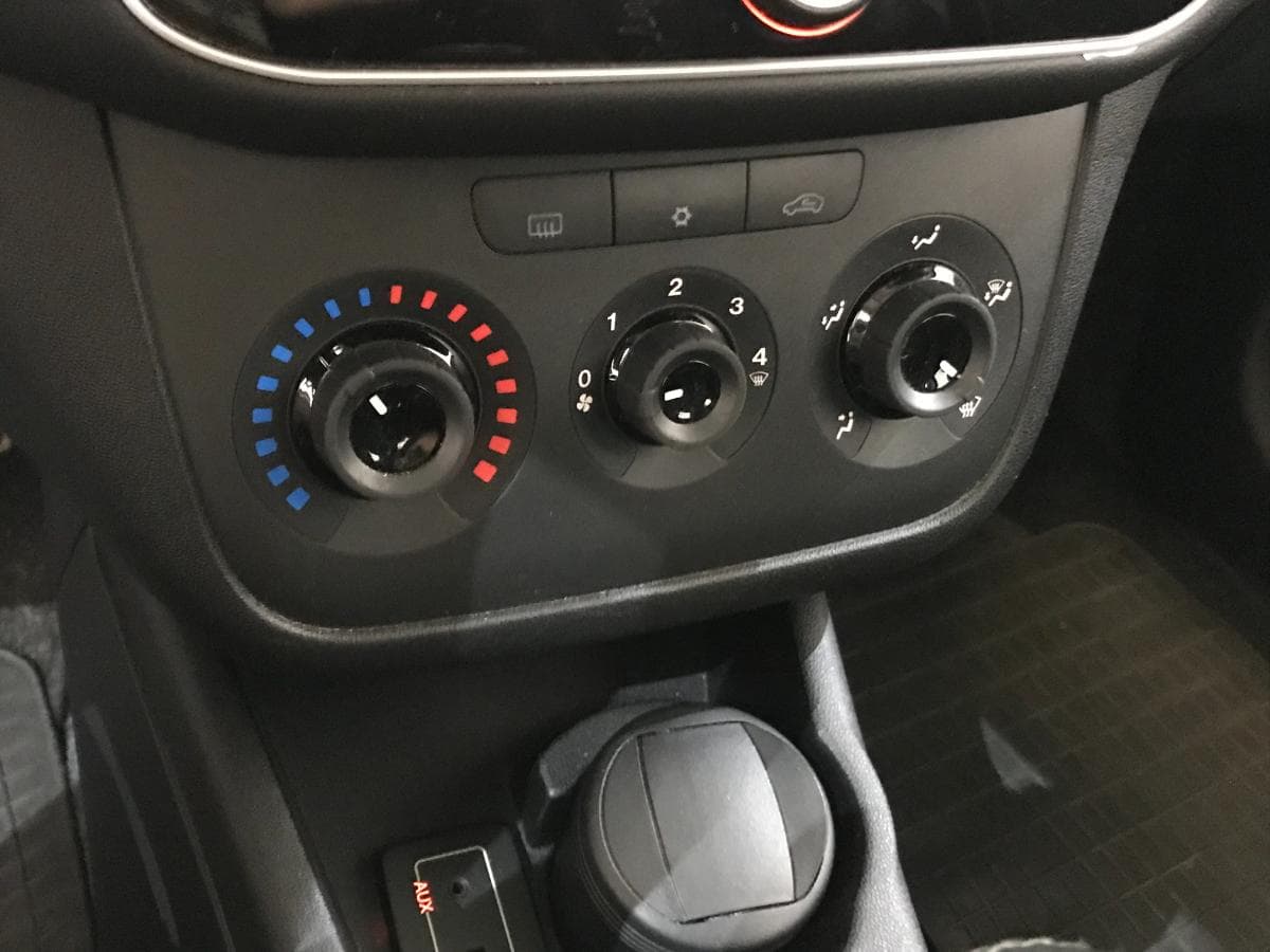 Fiat Punto 1.2 · Ano 2015 — imagem 36