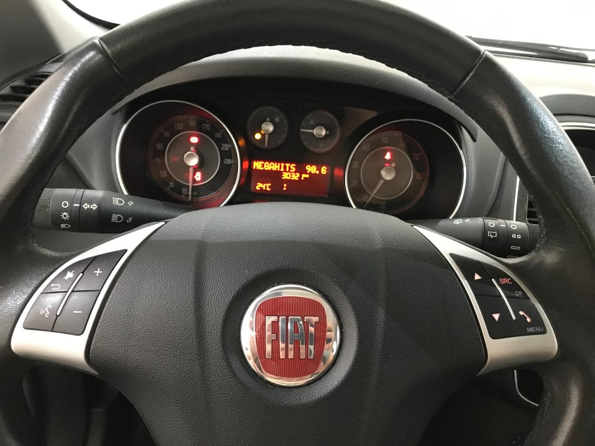 Fiat Punto 1.2 · Ano 2015 — imagem 38