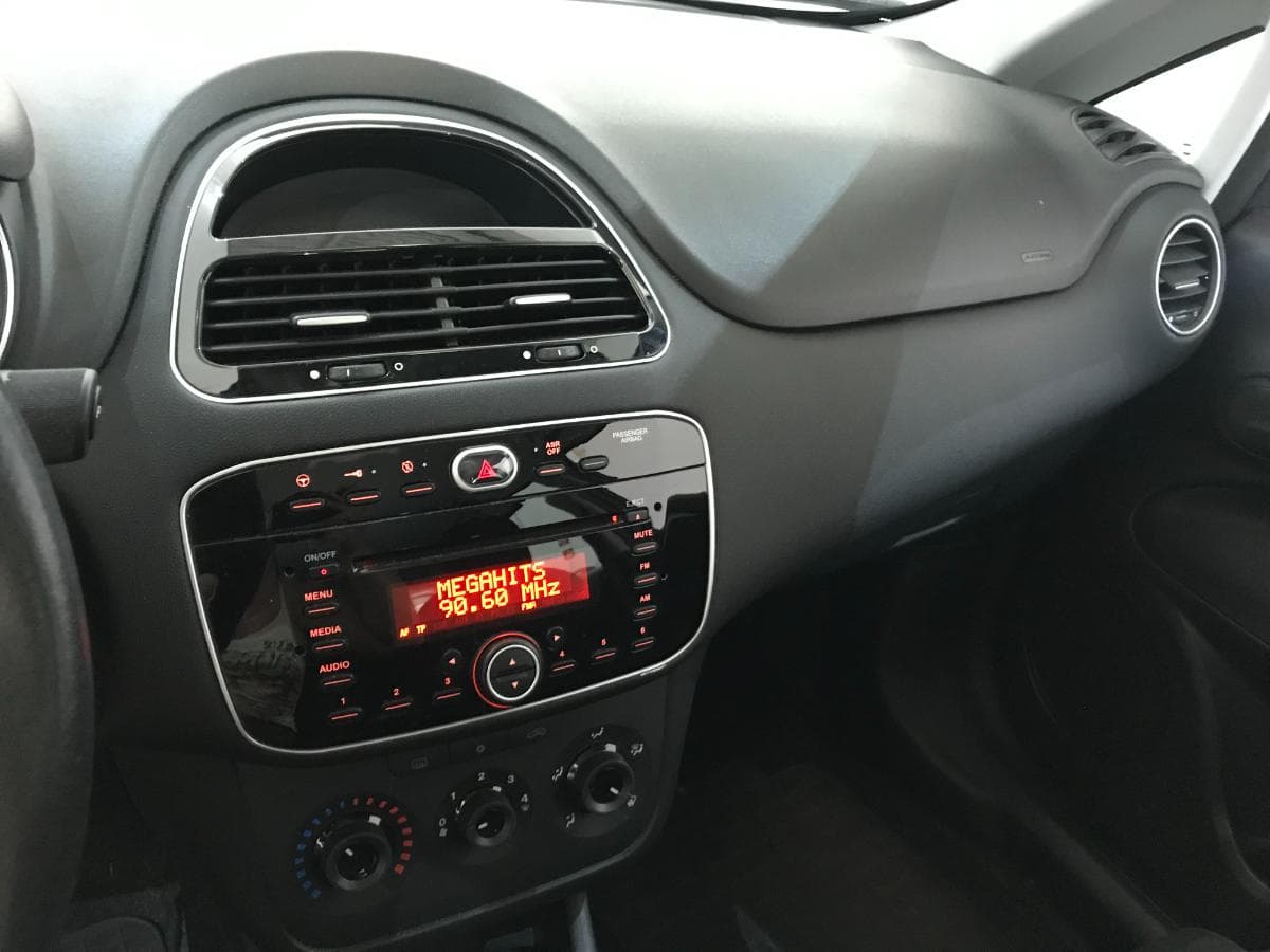 Fiat Punto 1.2 · Ano 2015 — imagem 42