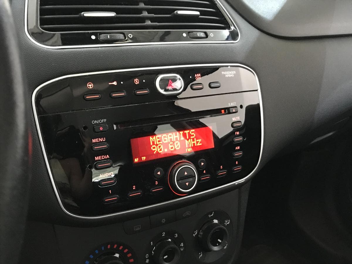 Fiat Punto 1.2 · Ano 2015 — imagem 41
