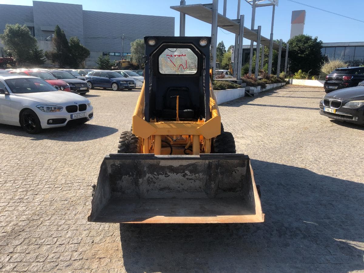 Mini Pá Carregadora Mustang 940 — imagem 2