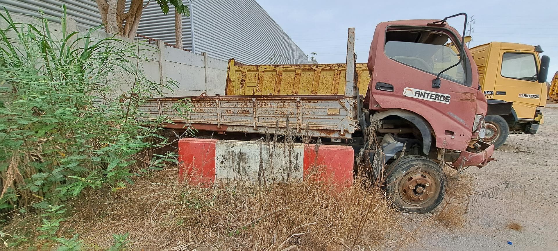 Camião basculante TOYOTA — imagem 3