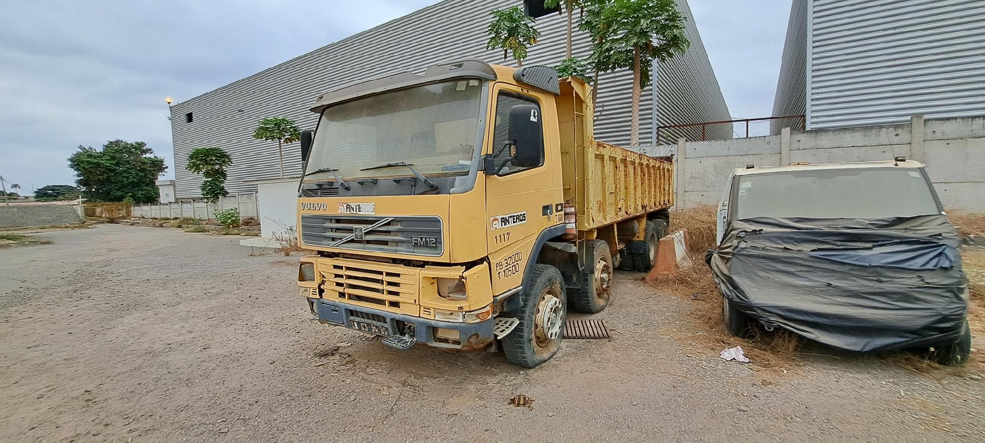 Camião basculante VOLVO FM12 — imagen 7