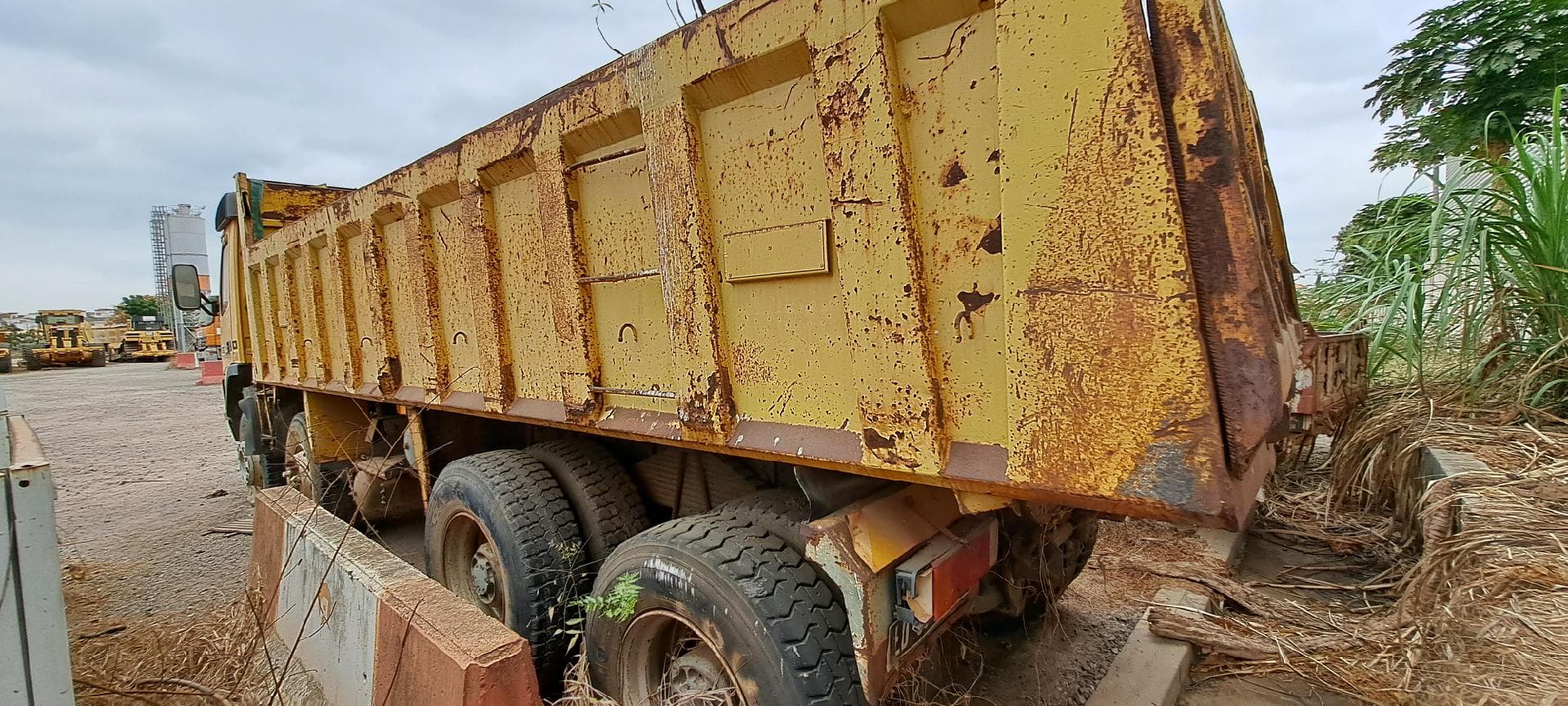 Camião basculante VOLVO FM12 — imagen 11