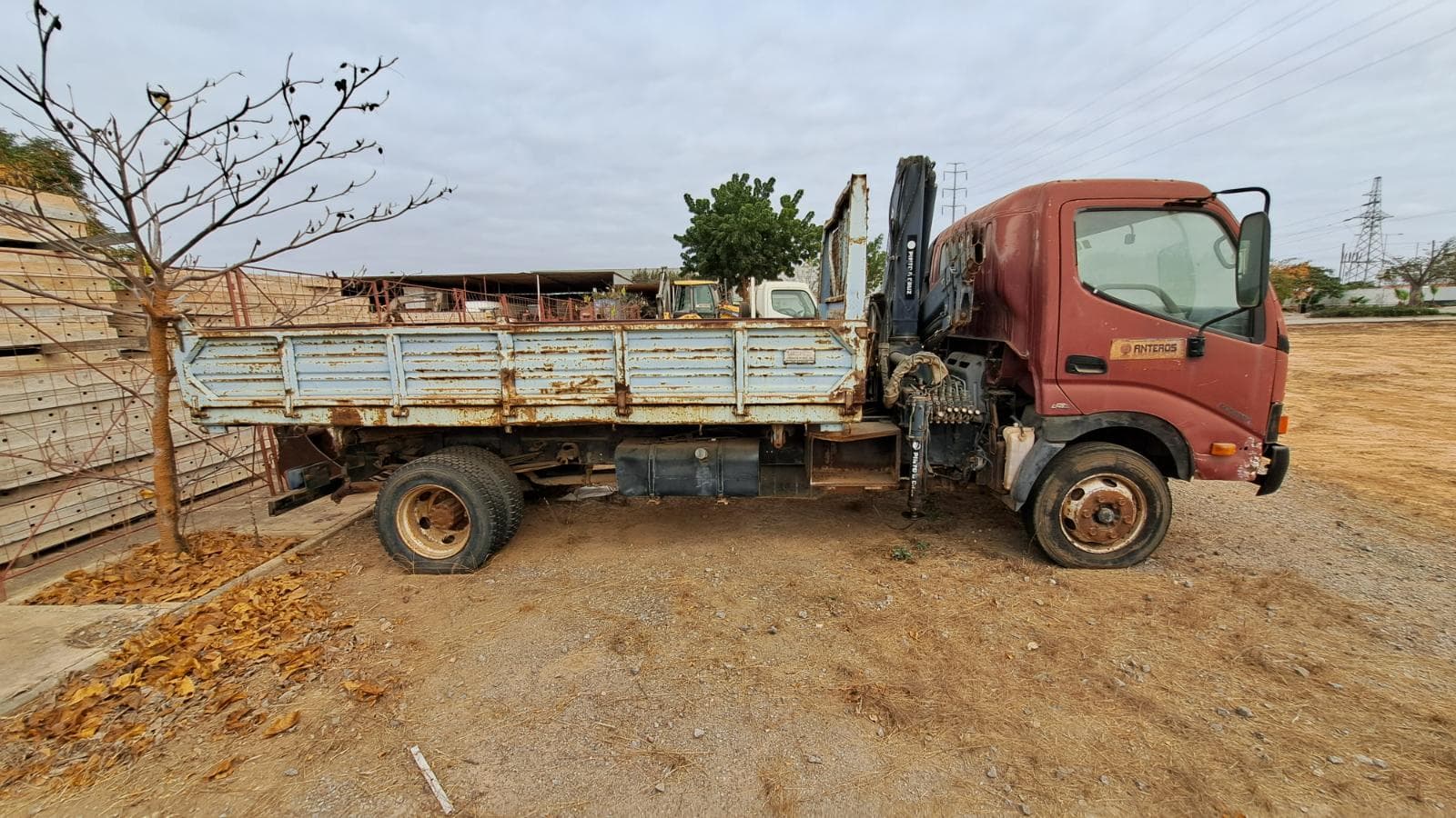 Camião basculante TOYOTA LXZU424LD — imagem 3