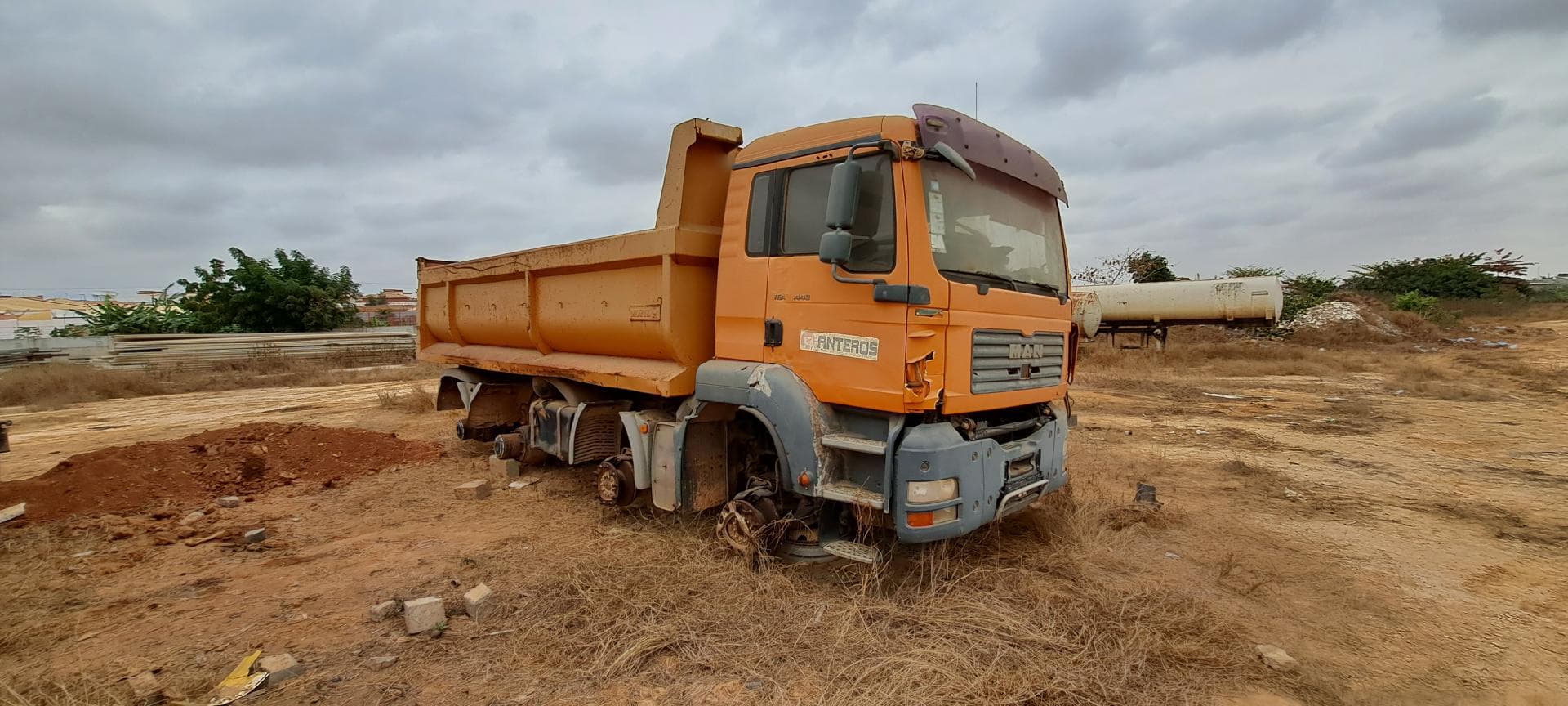 Camião basculante MAN TGA35.440 — imagen 3
