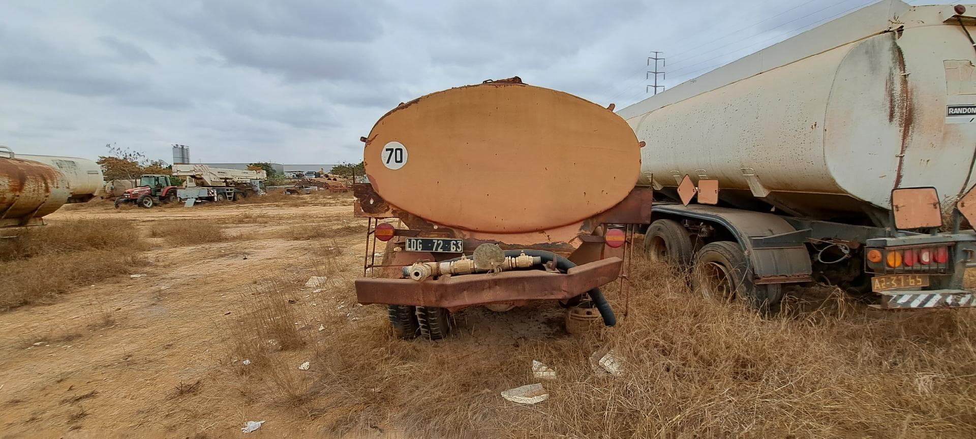 Camião cisterna TOYOTA 110L — imagem 3