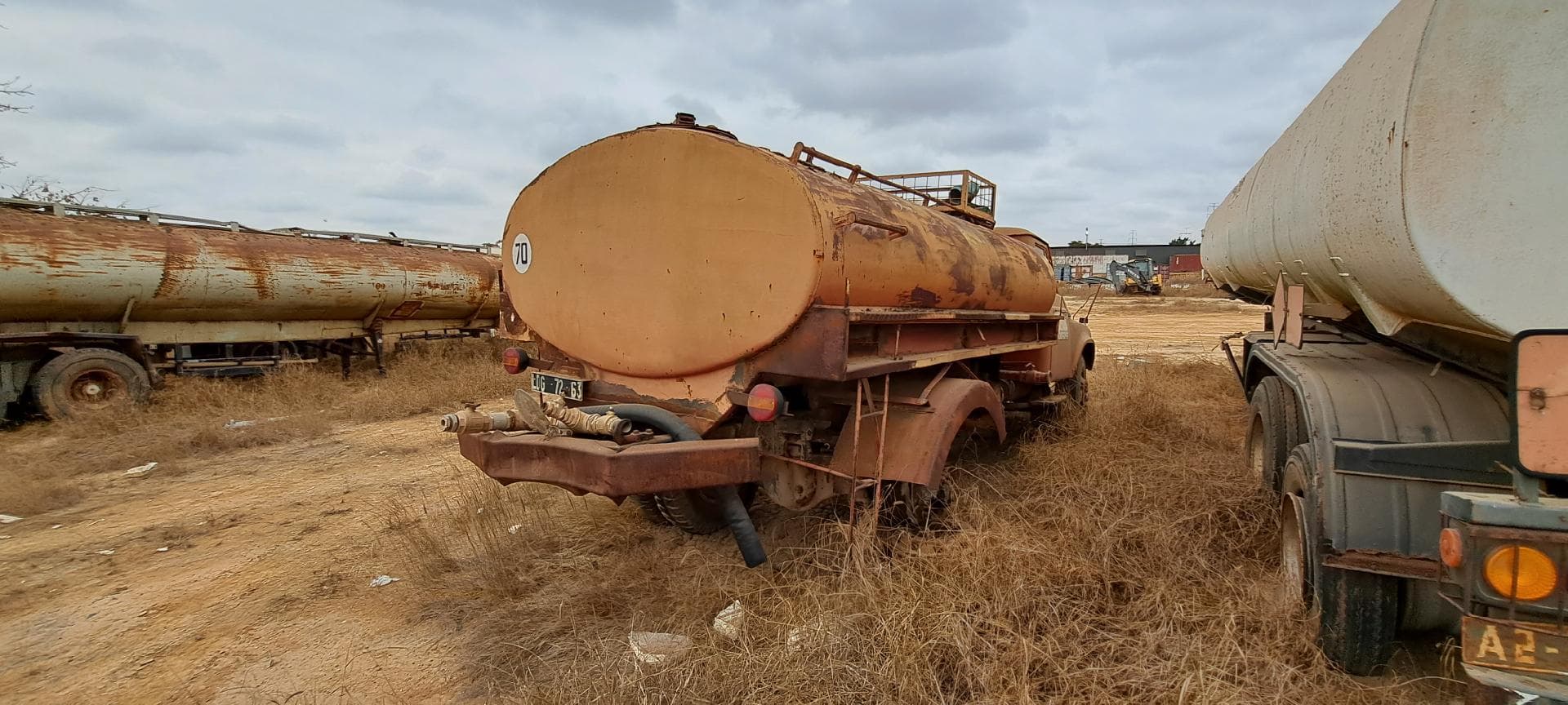 Camião cisterna TOYOTA 110L — imagem 5