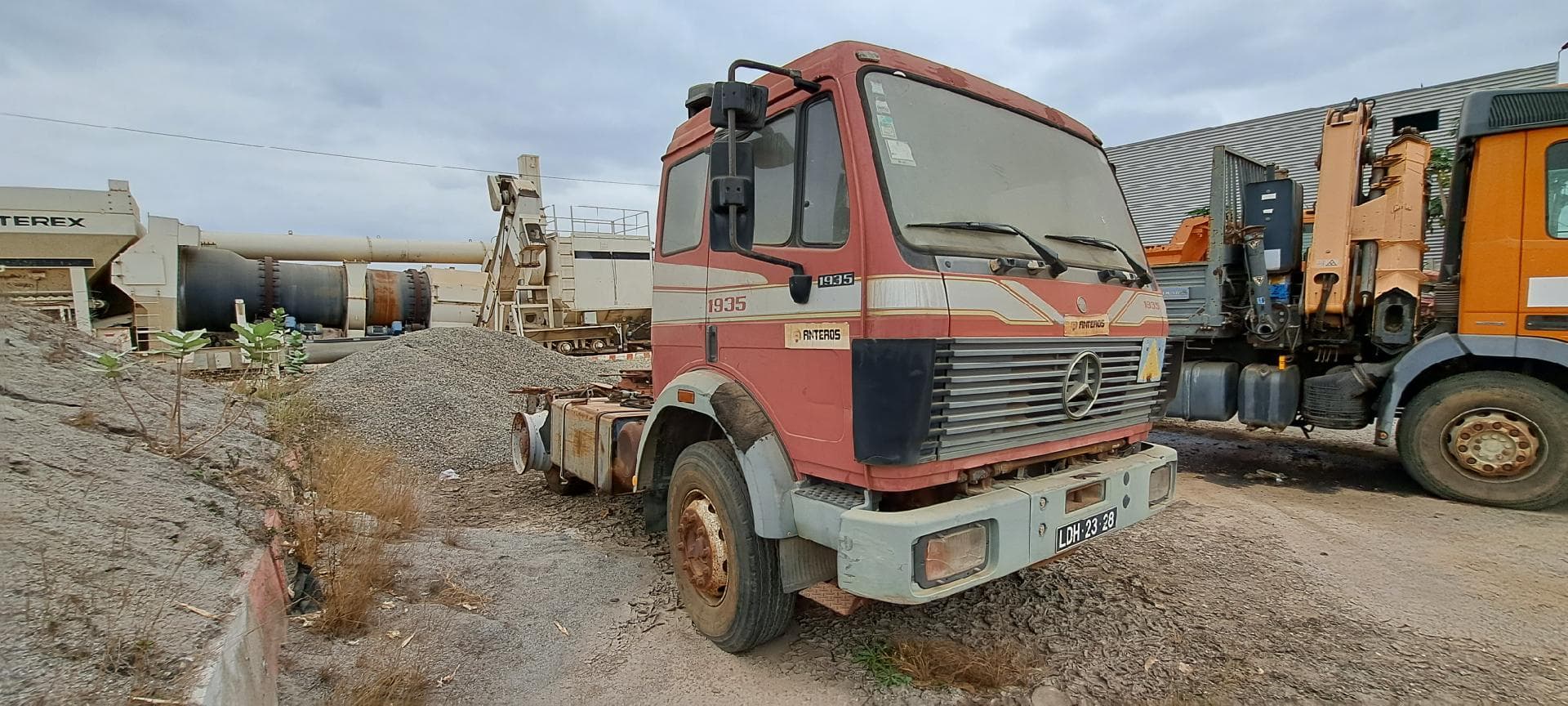 Camião trator MERCEDES BENZ 19355k — imagen 4