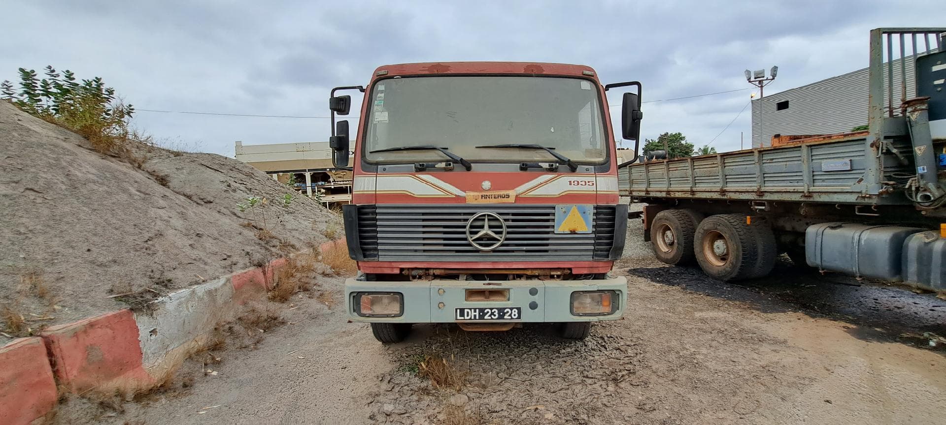 Camião trator MERCEDES BENZ 19355k — imagen 5
