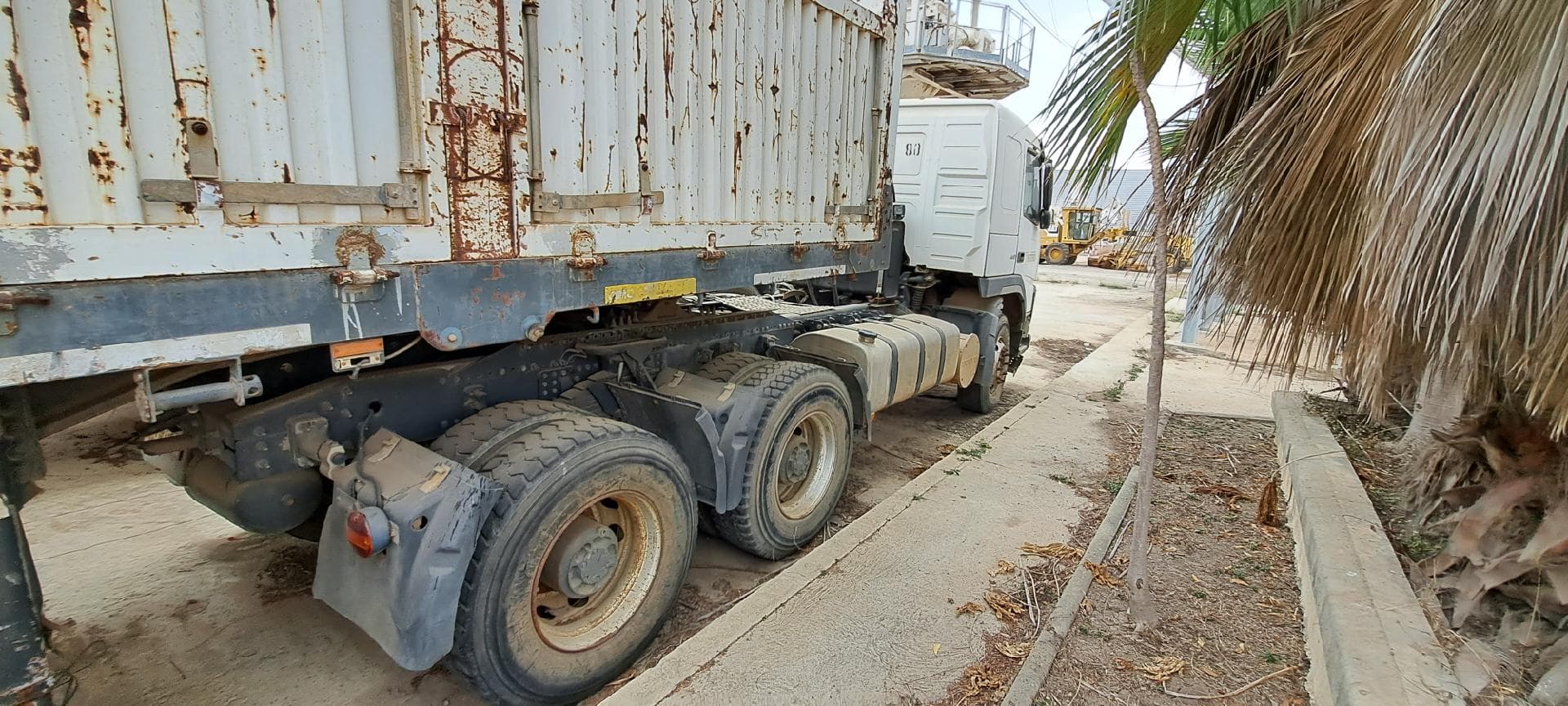 Camión tractor VOLVO FM440 — imagen 3
