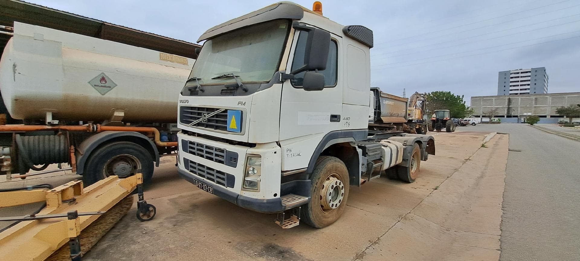Camião trator VOLVO FM440