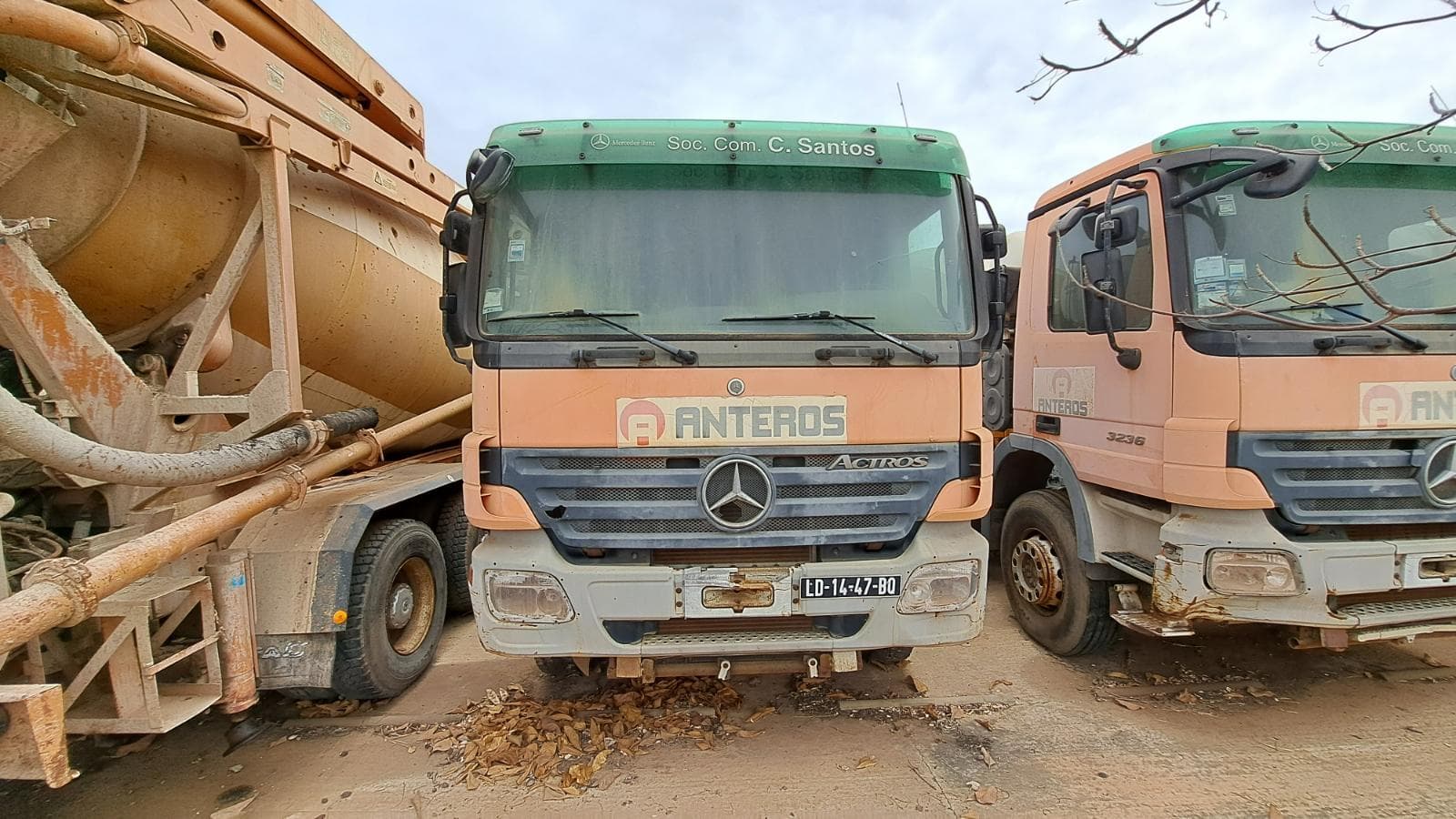 Camião autobetoneira MERCEDES BENZ 3236 — imagen 2