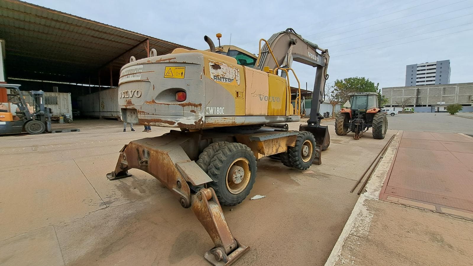 Giratoria VOLVO EW 180C — imagen 4