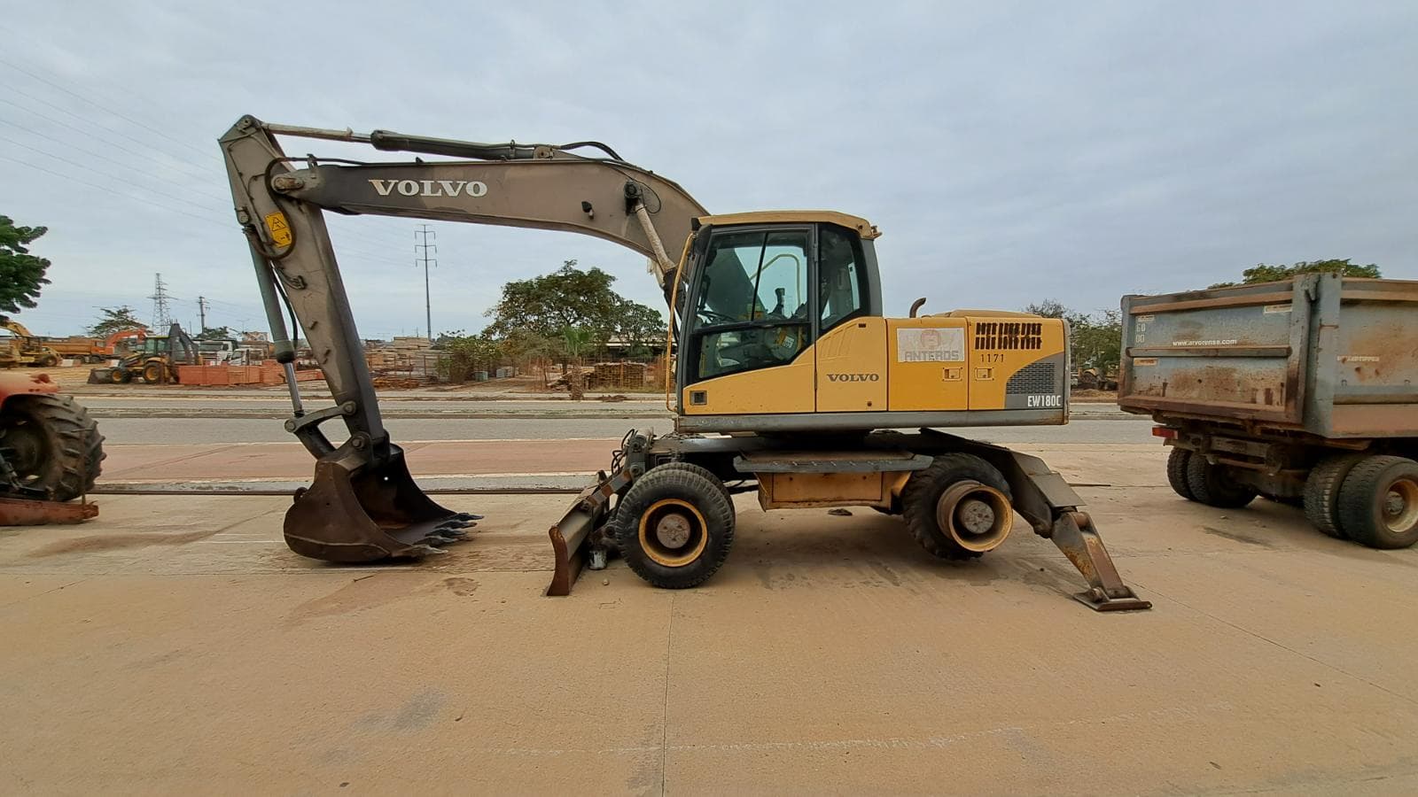 Giratoria VOLVO EW 180C — imagen 6