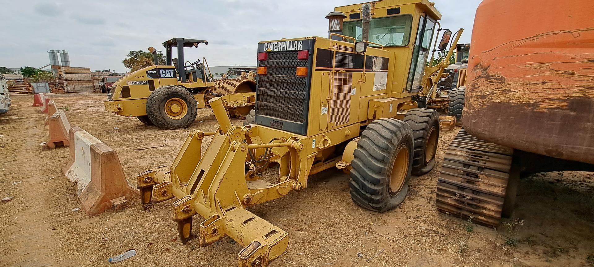 Motoniveladora CATERPILLAR — imagen 9