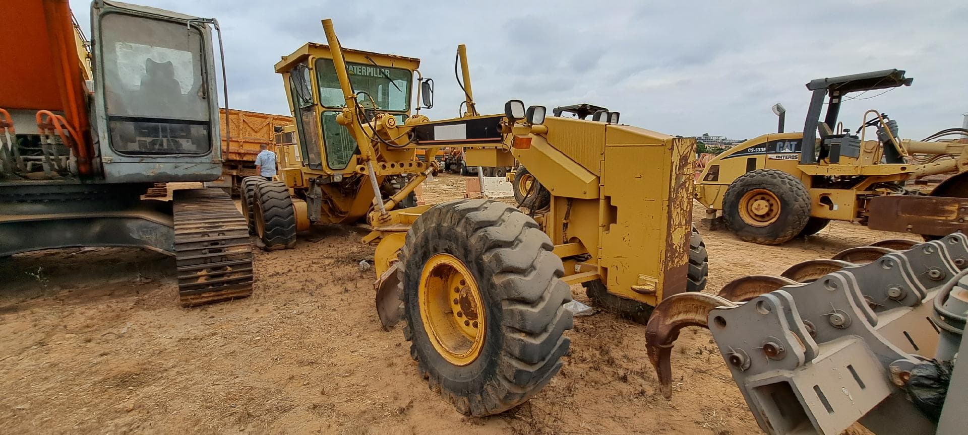 Motoniveladora CATERPILLAR — imagen 11