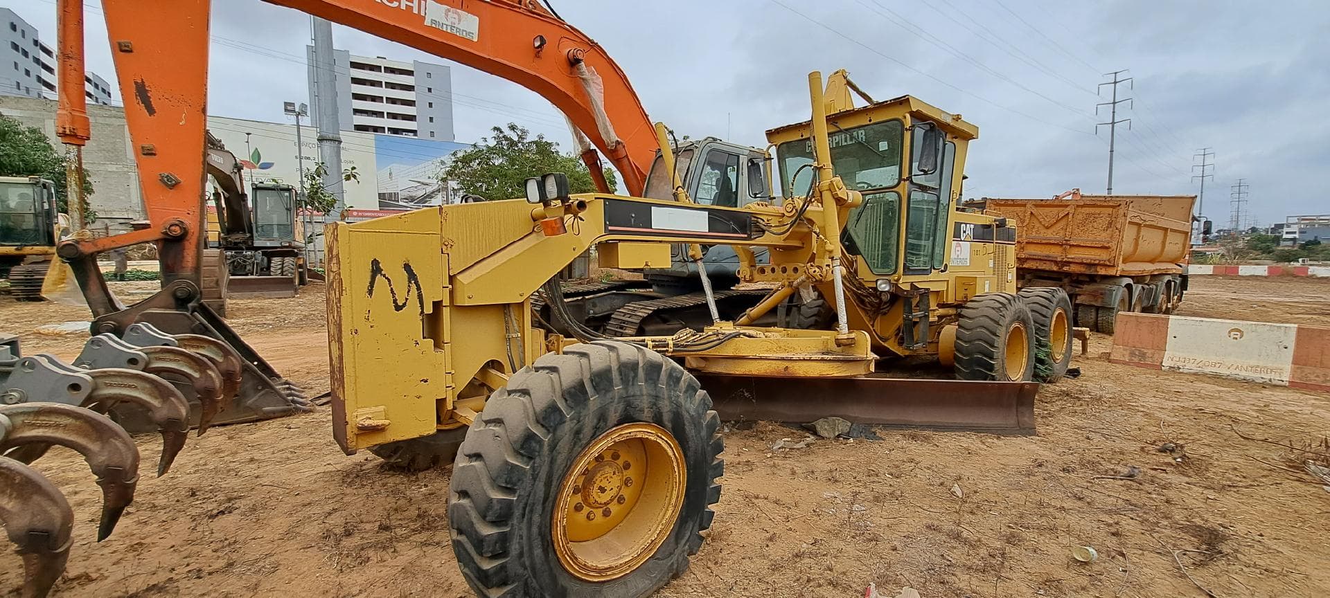 Motoniveladora CATERPILLAR — imagen 6