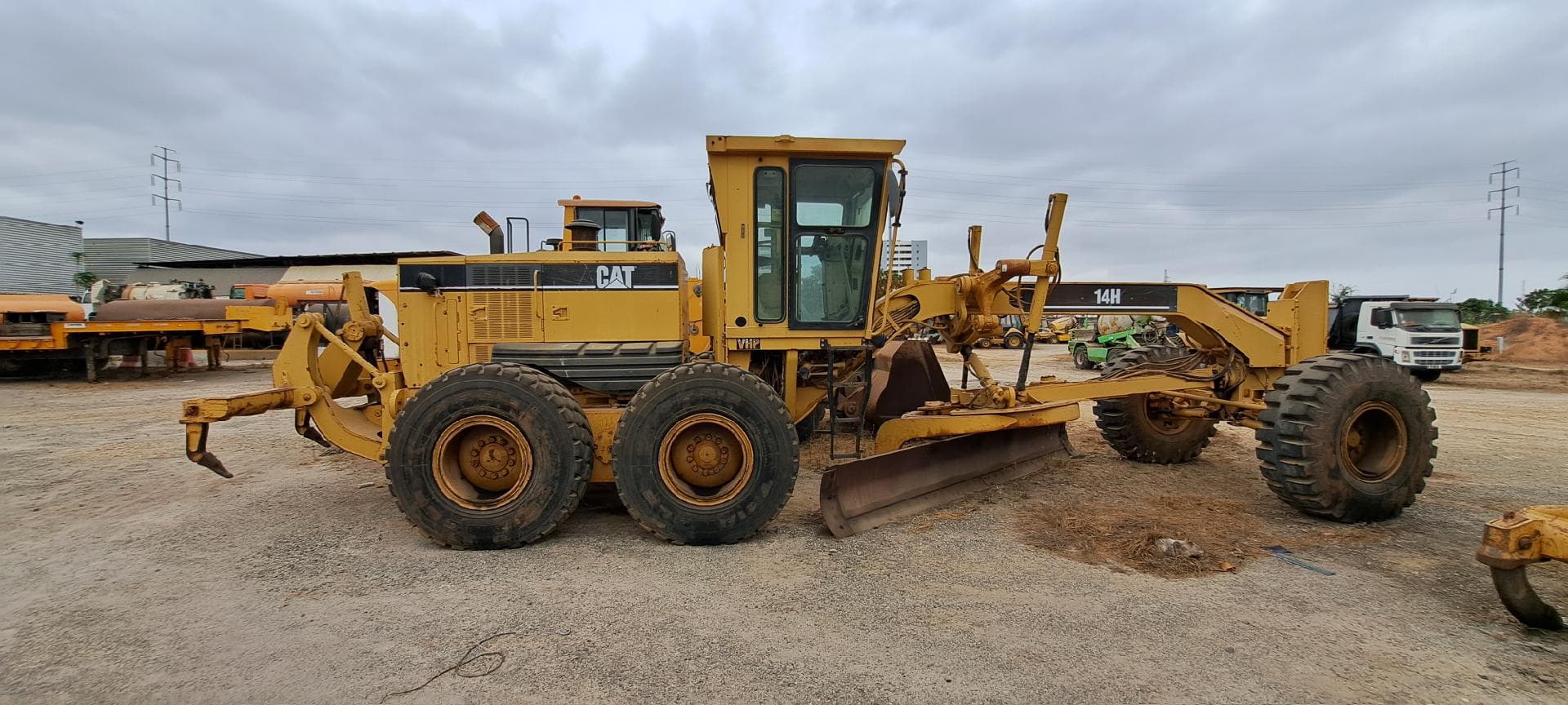 Motoniveladora CATERPILLAR — imagen 9