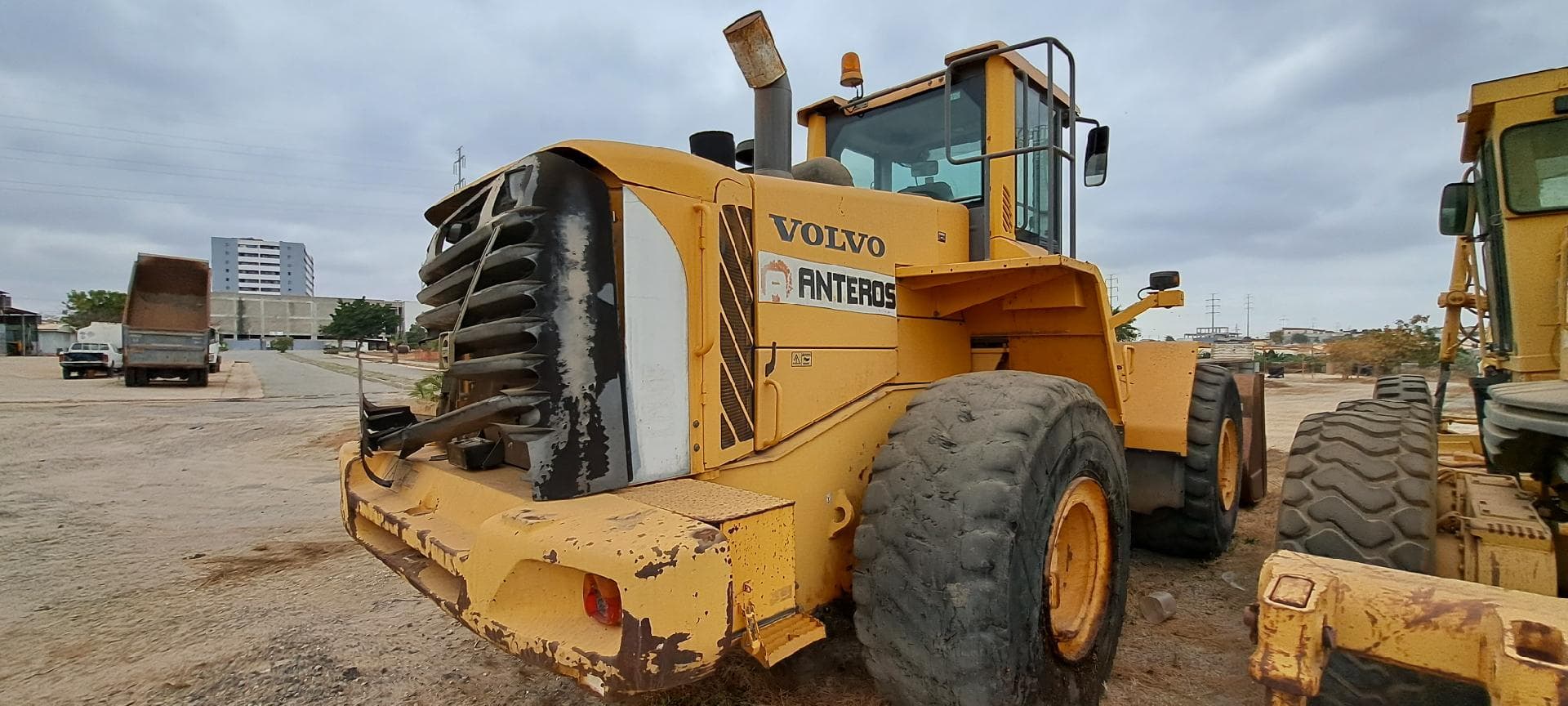 Pá carregadora VOLVO L 150F — imagen 5