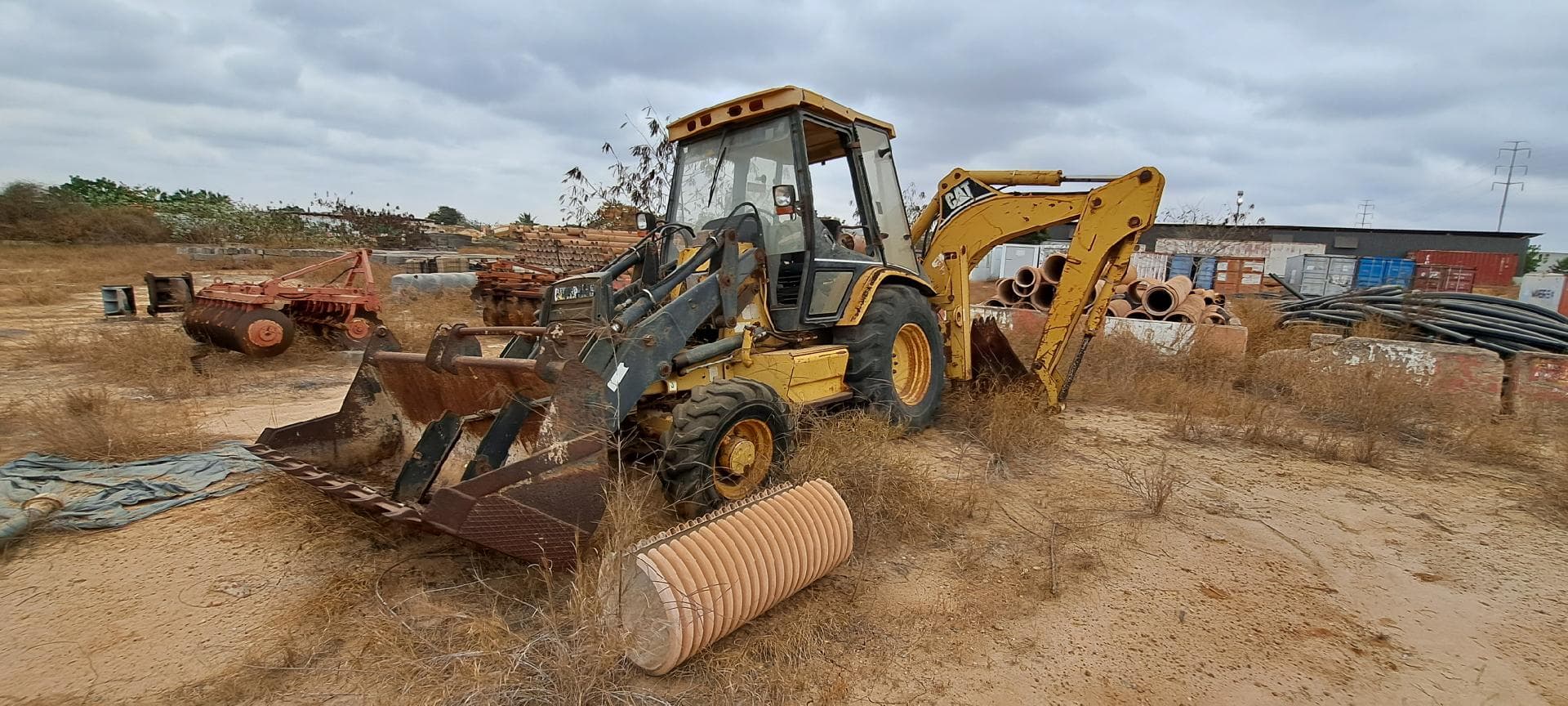 Retroescavadora CATERPILLAR 438C — image 3