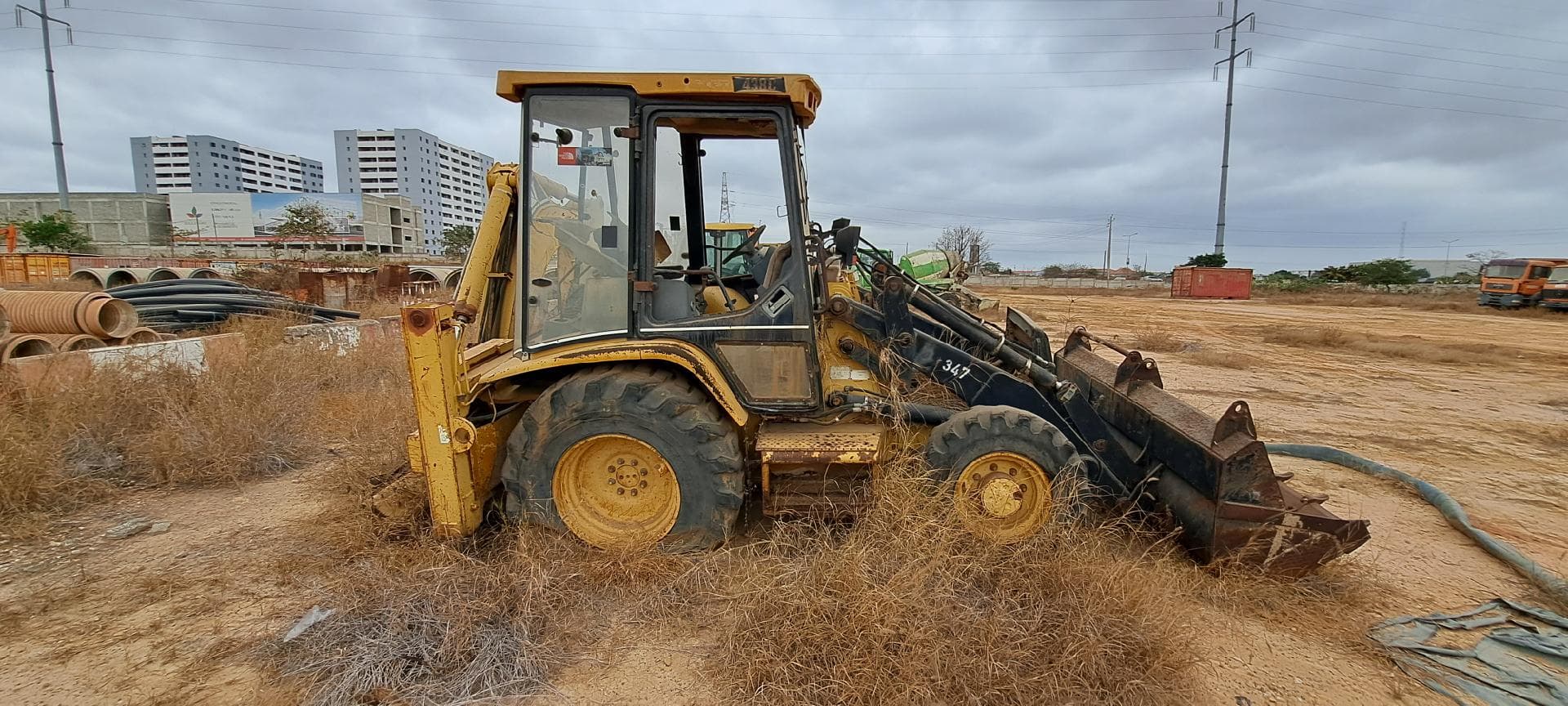 Retroescavadora CATERPILLAR 438C — image 4