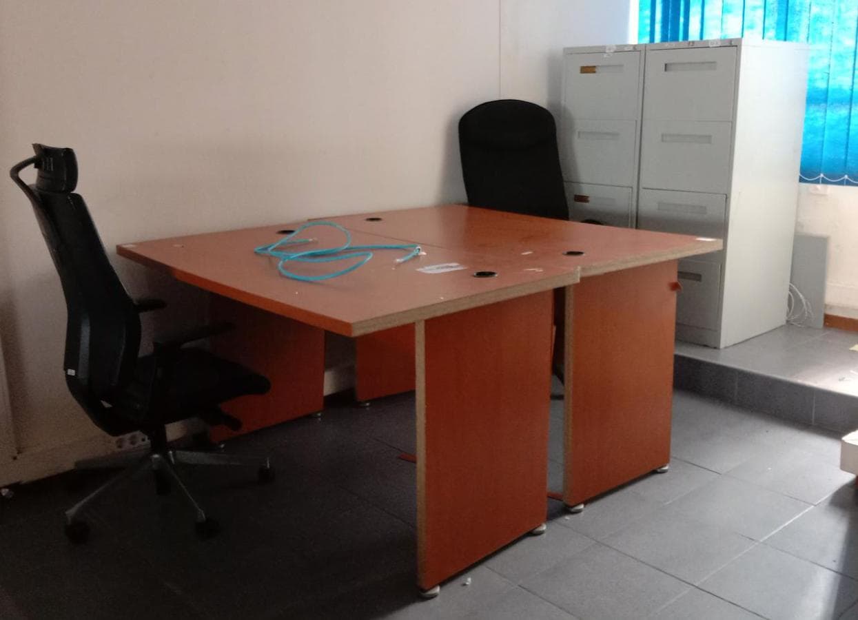 Mobiliario de oficina ·