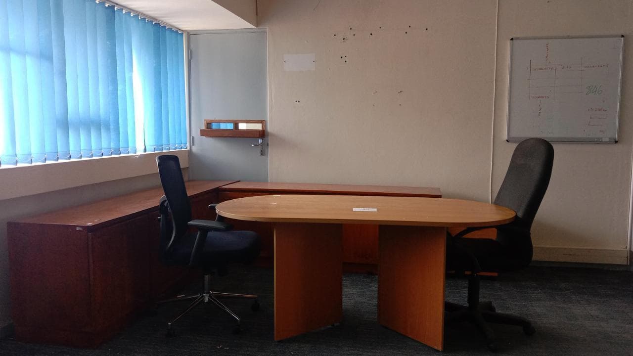 Mobiliario de oficina ·