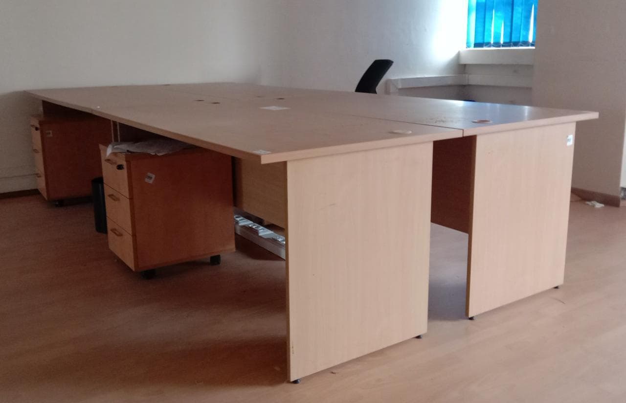 Mobiliario de oficina ·