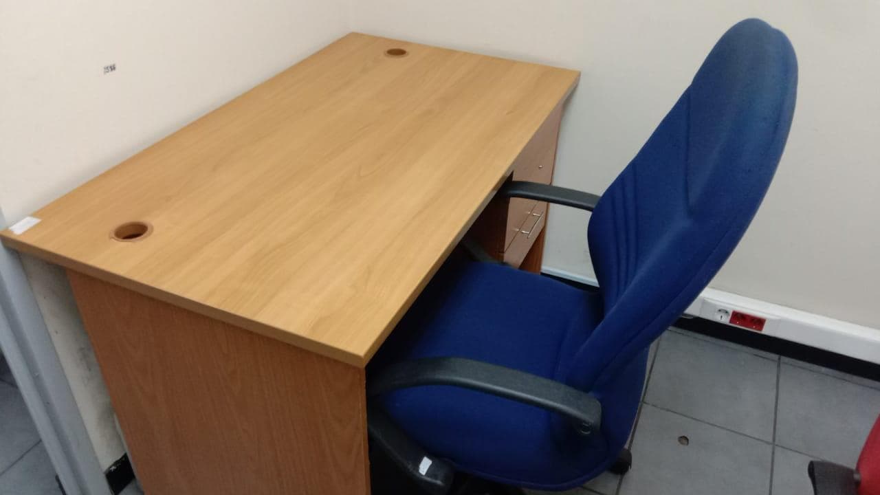 Mobiliario de oficina ·