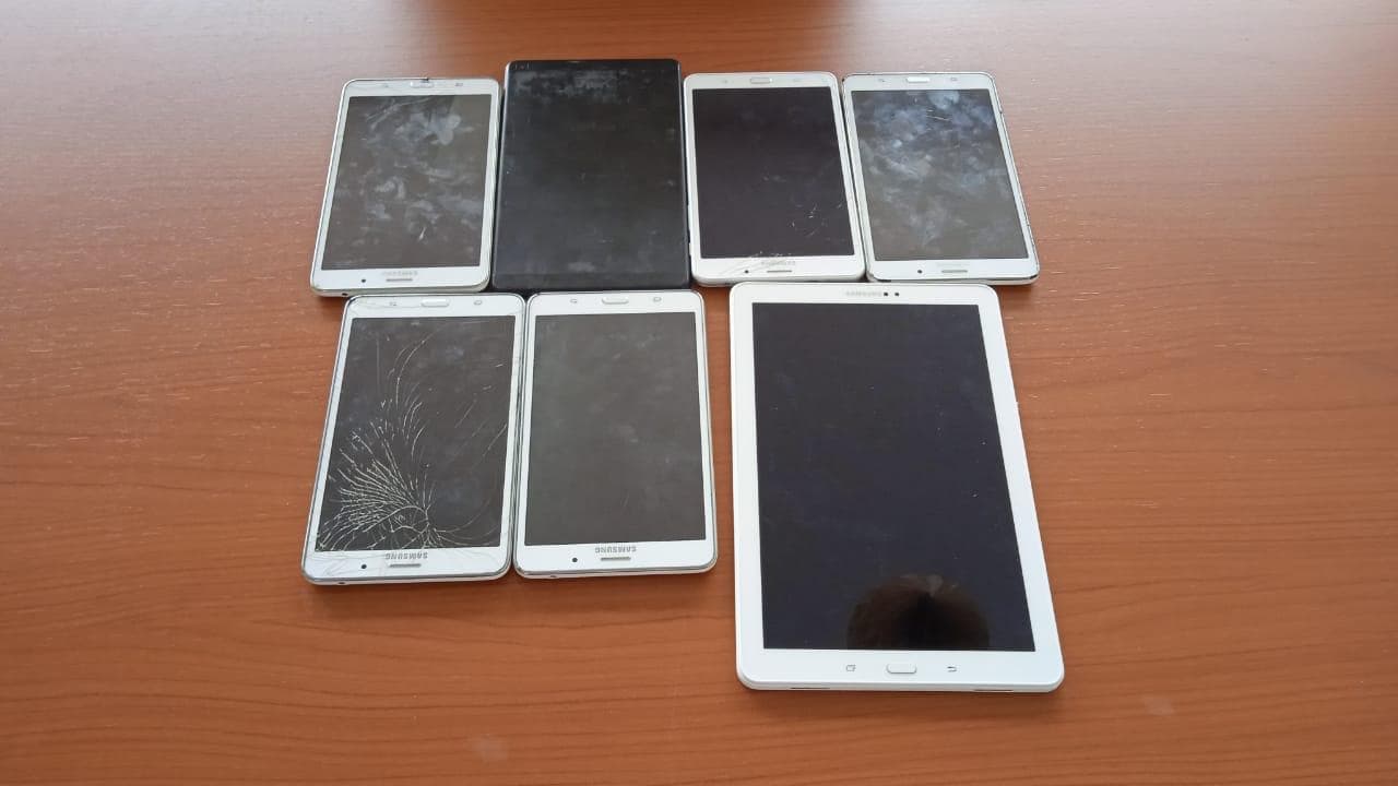 Telefones tablets · — image 1