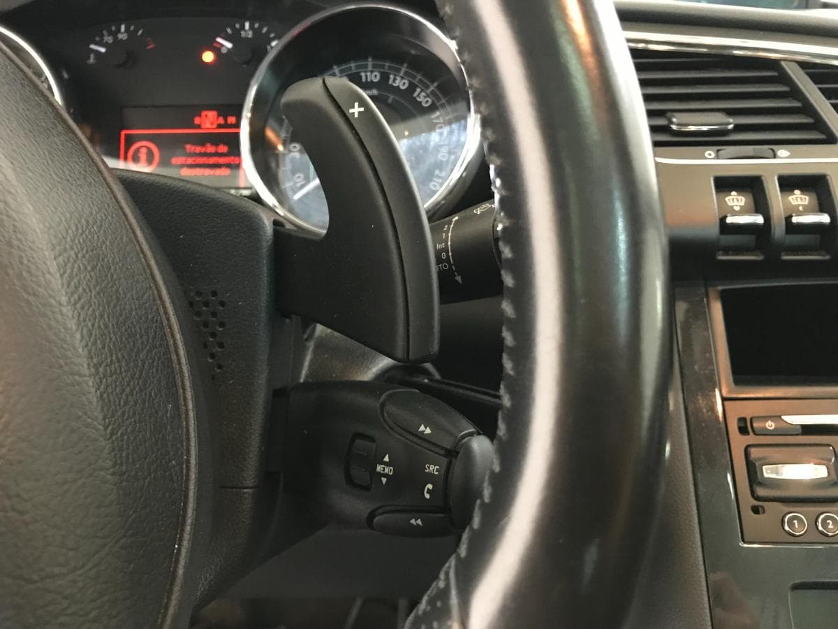 Peugeot 3008 2.0 HDI Hybrid 4 · Ano 2014 — imagem 26