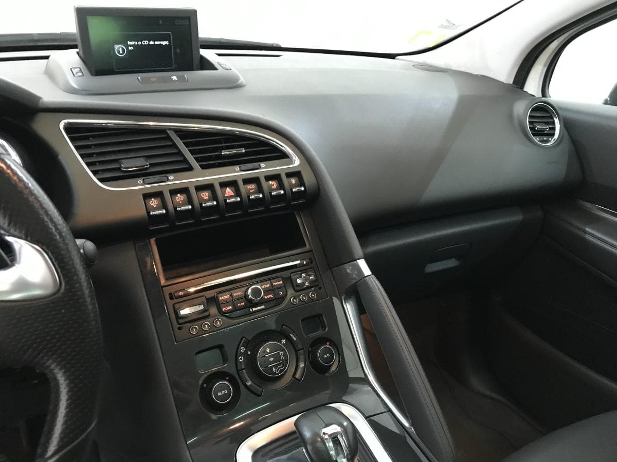 Peugeot 3008 2.0 HDI Hybrid 4 · Ano 2014 — imagem 31