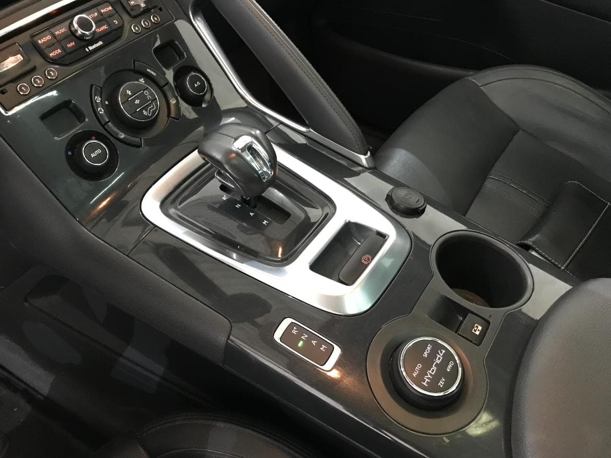 Peugeot 3008 2.0 HDI Hybrid 4 · Ano 2014 — imagem 35