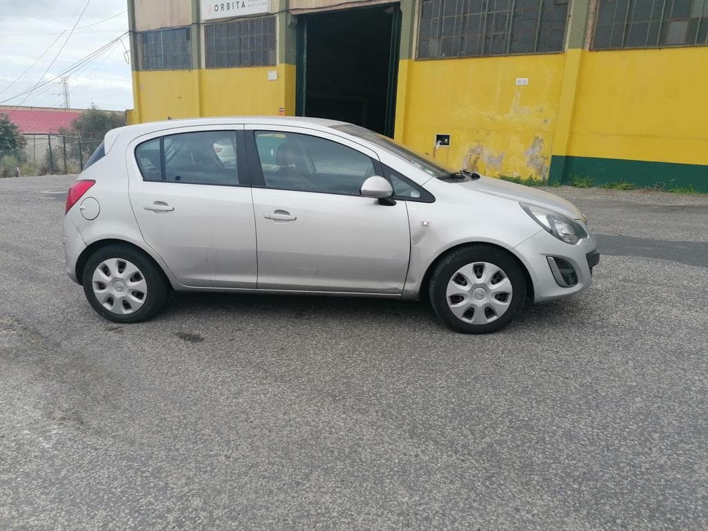 Opel Corsa 1.3CDTI · Ano 2013 — imagem 5