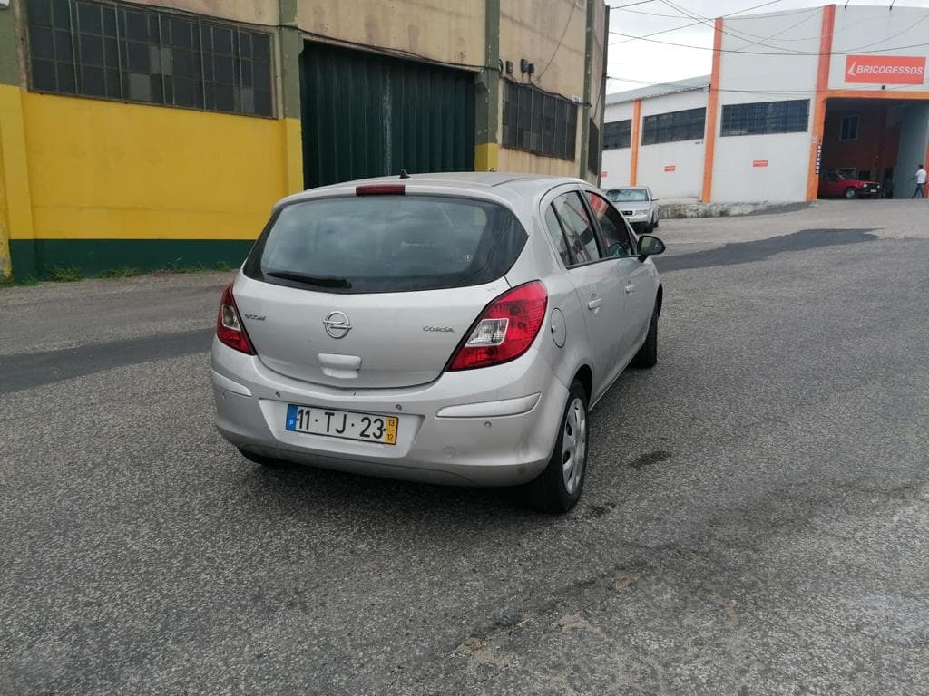 Opel Corsa 1.3CDTI · Ano 2013 — imagem 6