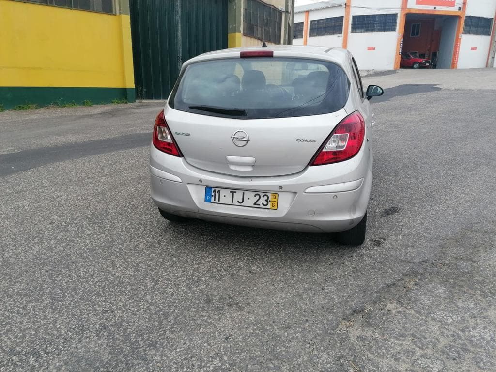 Opel Corsa 1.3CDTI · Ano 2013 — imagem 7