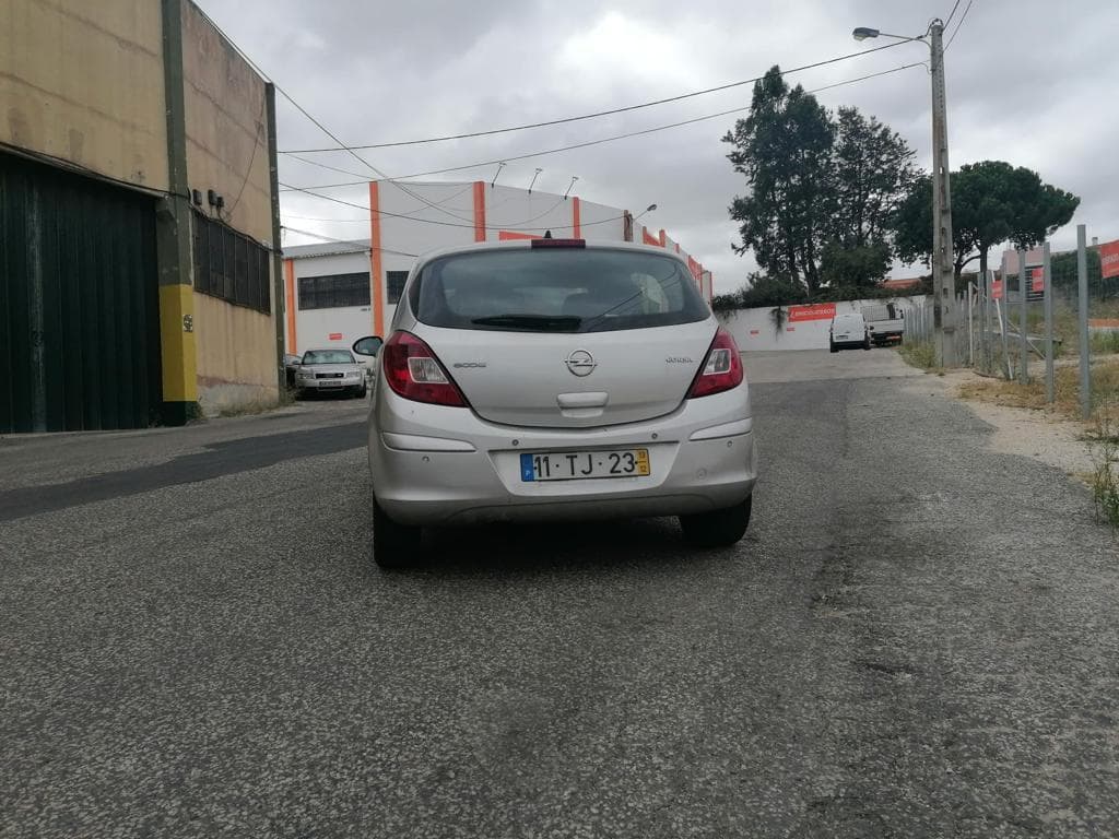 Opel Corsa 1.3CDTI · Ano 2013 — imagem 8