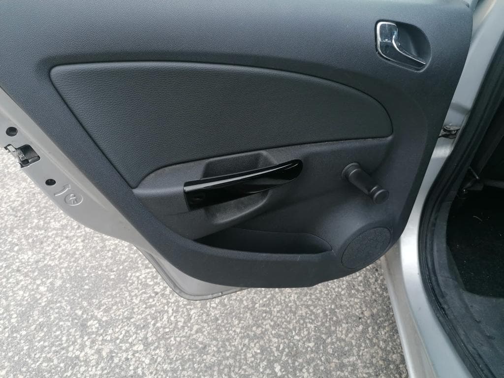 Opel Corsa 1.3CDTI · Ano 2013 — imagem 17