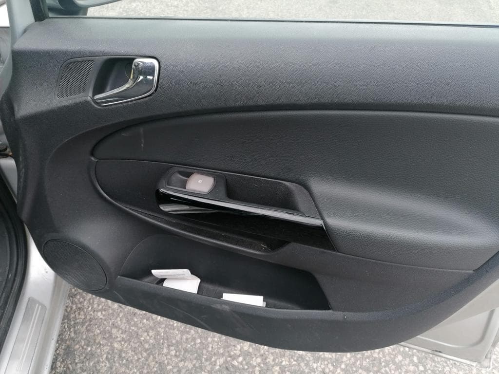 Opel Corsa 1.3CDTI · Ano 2013 — imagem 15