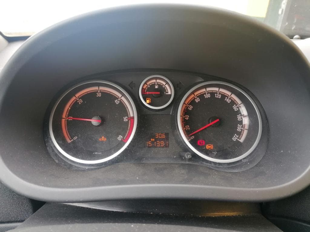 Opel Corsa 1.3CDTI · Ano 2013 — imagem 24