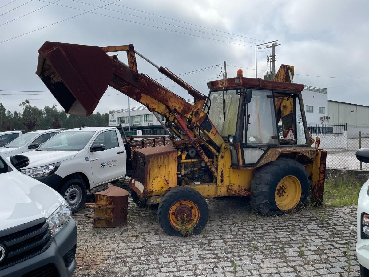 Retroescavadora JCB