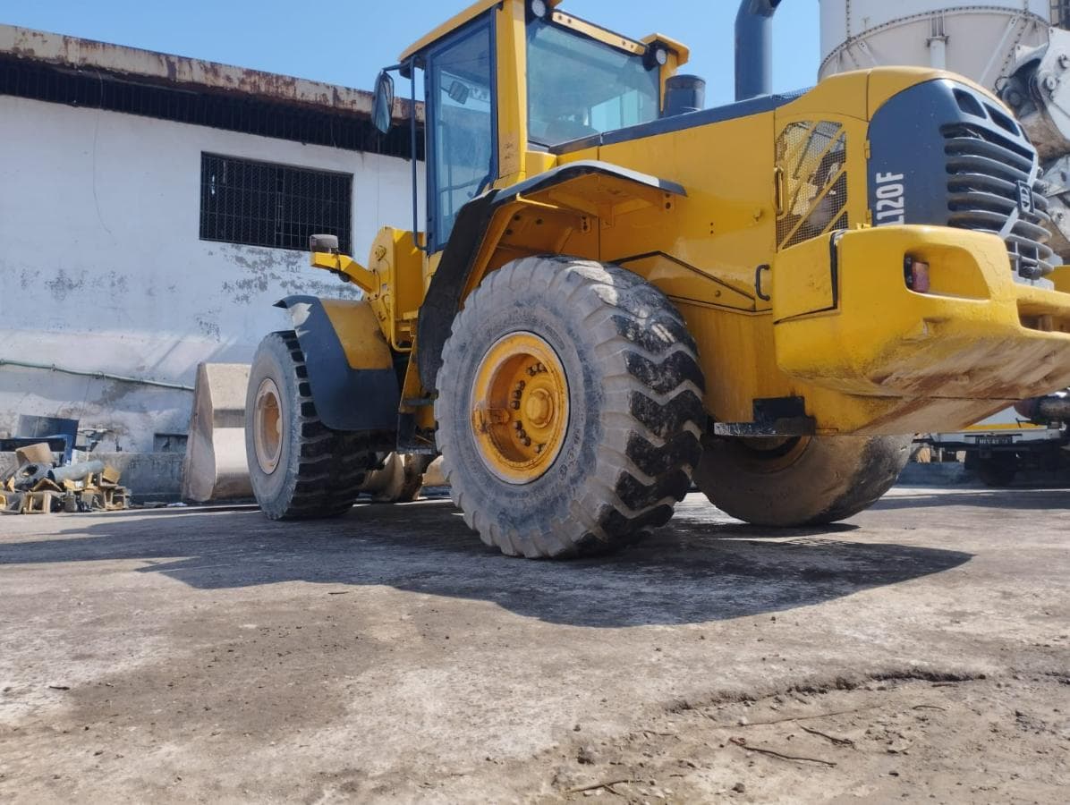 Pá Carregadeira Volvo L120F · — imagem 6
